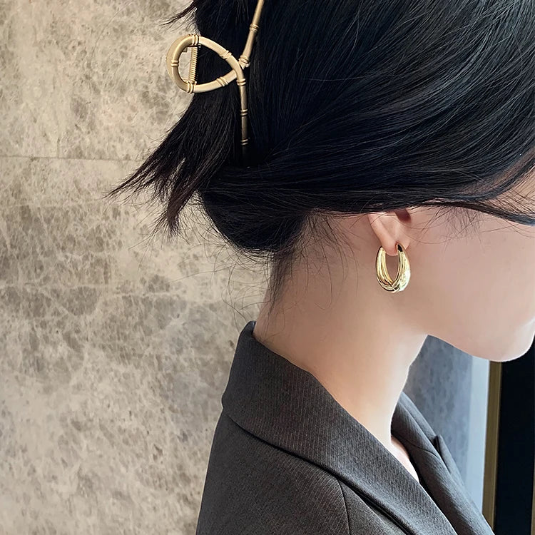 2025 New Classic Copper Alloy Smooth Metal Hoop Earrings For Woman Fashion Korean Jewelry Temperament Girl's Daily Wear Earrings