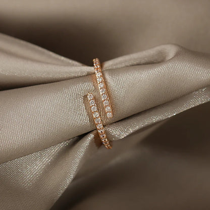 Minimalistischer geometrischer Roségoldring