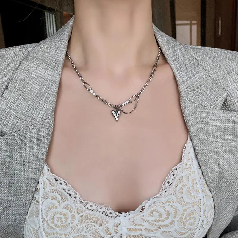 European and American Sweet Peach Heart Pendant Stainless Steel Choker Necklace For Women 2025 Korean Girl's Sexy Clavicle Chain