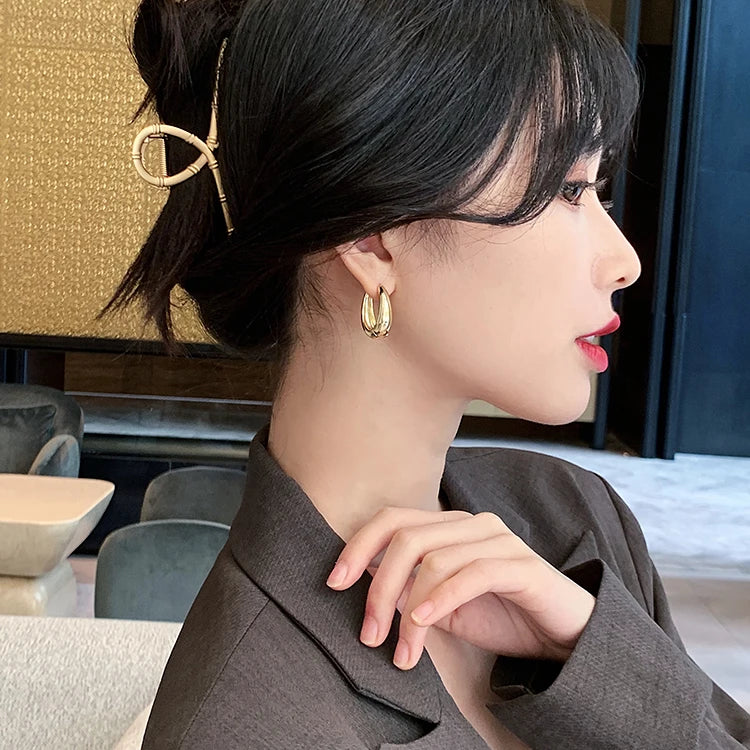 2025 New Classic Copper Alloy Smooth Metal Hoop Earrings For Woman Fashion Korean Jewelry Temperament Girl's Daily Wear Earrings
