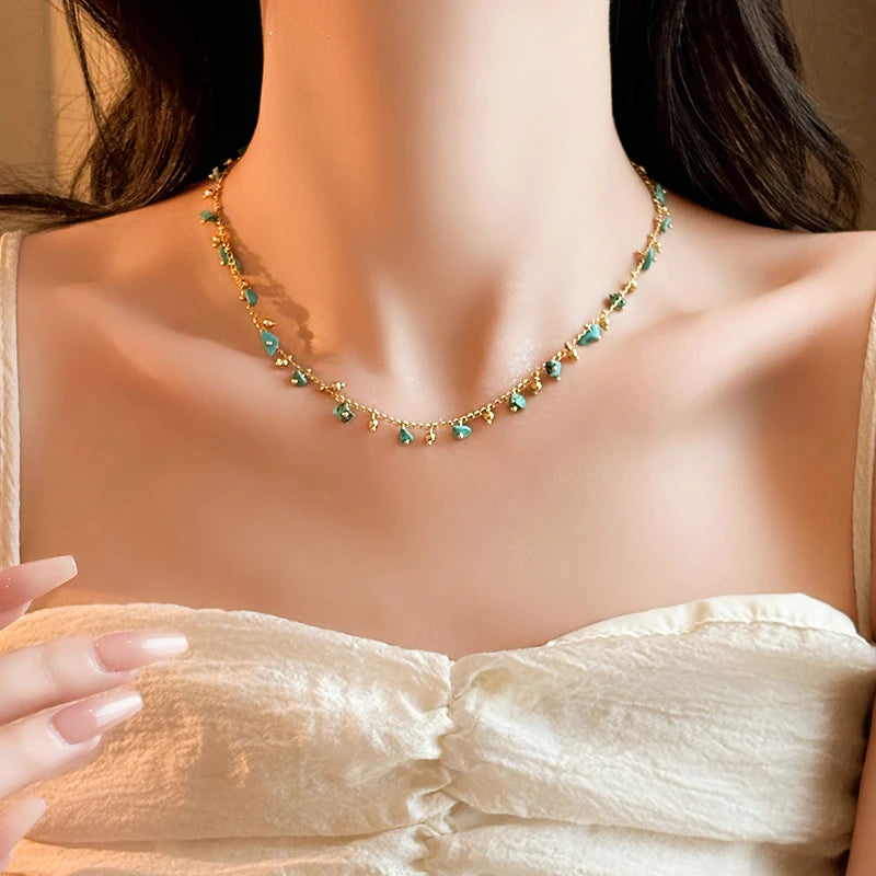 Natural Irregular Green Stone Pendant Gold Color Chain Necklace 2024 Fashion Jewelry For Women's Sexy Neckchain Neck Accessories