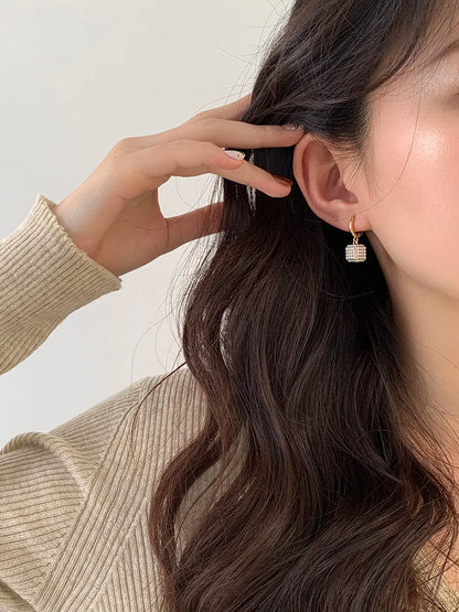Premium Perle Stereoskopischen Quadrat Anhänger Ohrringe 2025 Neue Mode Schmuck Für frauen Eardrop party Mädchen Luxus Zubehör