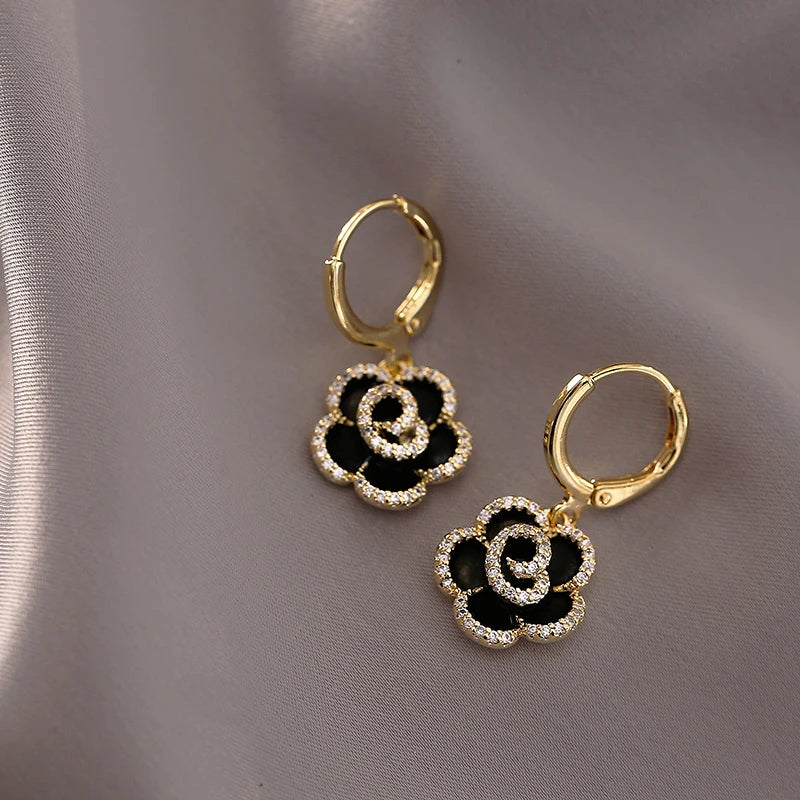 Design Sense Exquisite Black Camellia Pendant Flower Earrings 2025 New Jewelry Party Girls' Luxury Accessories For Women's Gift