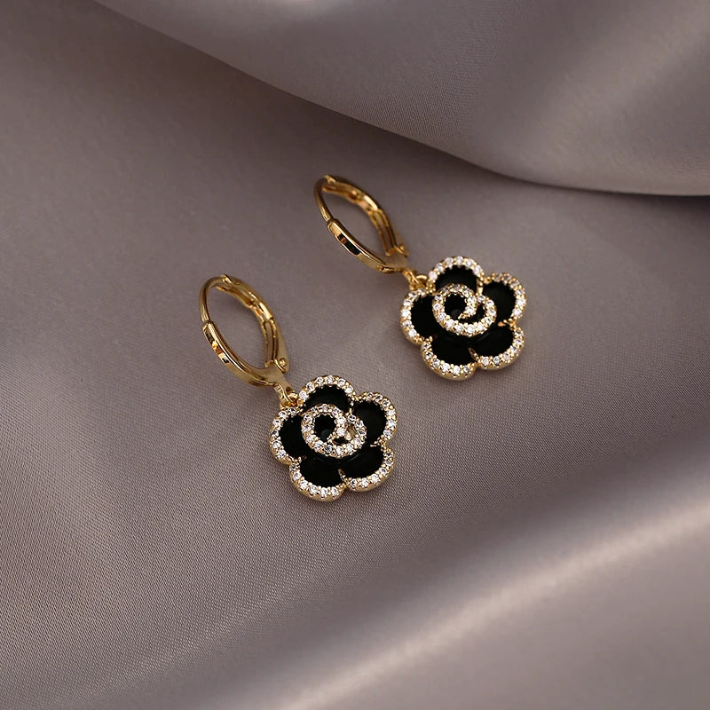 Design Sense Exquisite Black Camellia Pendant Flower Earrings 2025 New Jewelry Party Girls' Luxury Accessories For Women's Gift
