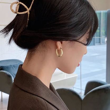 2025 New Classic Copper Alloy Smooth Metal Hoop Earrings For Woman Fashion Korean Jewelry Temperament Girl's Daily Wear Earrings