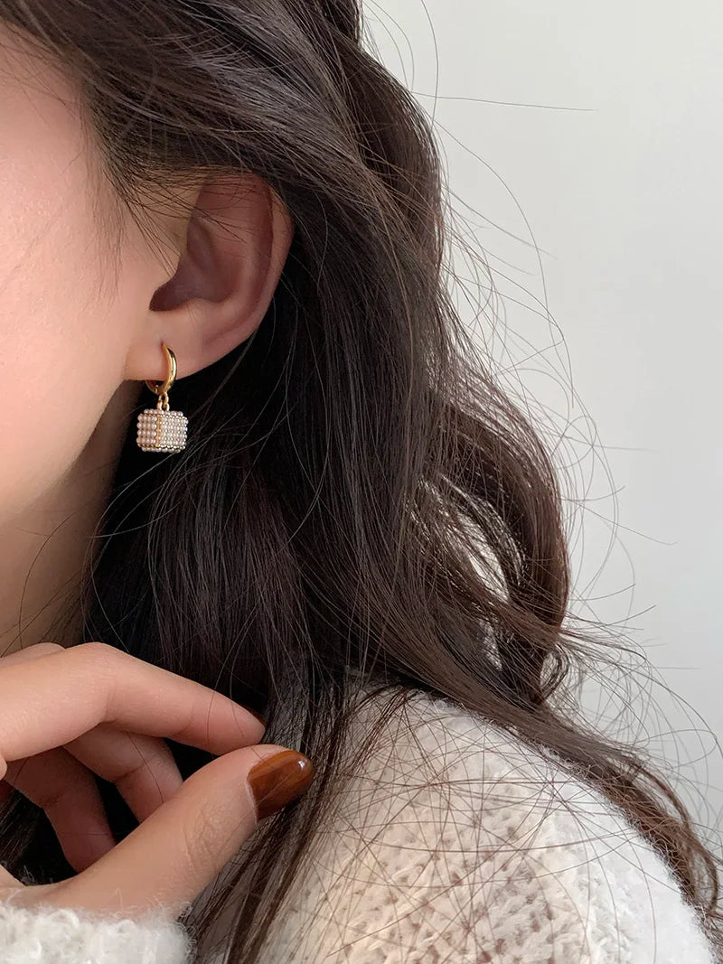 Premium Perle Stereoskopischen Quadrat Anhänger Ohrringe 2025 Neue Mode Schmuck Für frauen Eardrop party Mädchen Luxus Zubehör