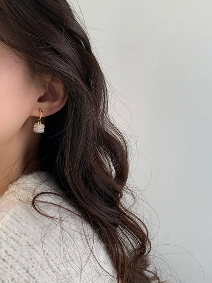Premium Perle Stereoskopischen Quadrat Anhänger Ohrringe 2025 Neue Mode Schmuck Für frauen Eardrop party Mädchen Luxus Zubehör