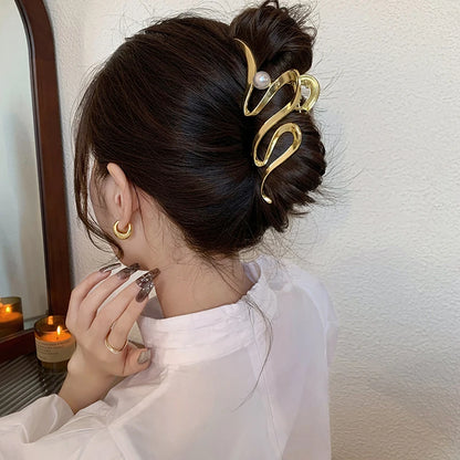 Exaggerated and Irregular Wave Shaped Metal Claw Clip 2024 Fashion Hair Accessories - Versatile Headwear for Korean Women Girls