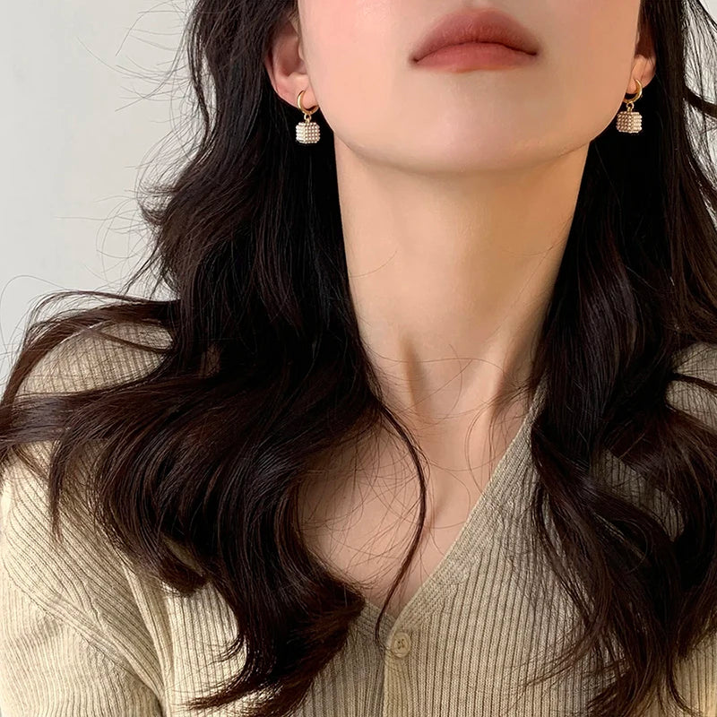 Premium Perle Stereoskopischen Quadrat Anhänger Ohrringe 2025 Neue Mode Schmuck Für frauen Eardrop party Mädchen Luxus Zubehör