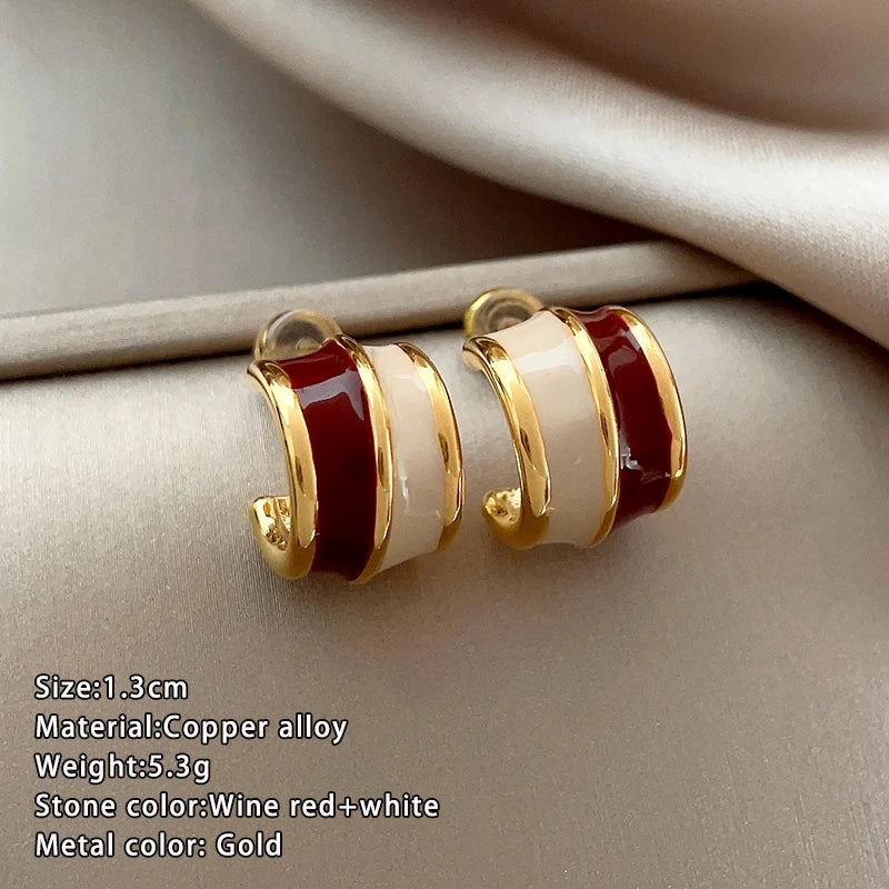 2024 Vintage style Wine red Contrasting Half Circle Enamel Earrings For Womens Elegant Temperament Jewelry Christmas Accessorise