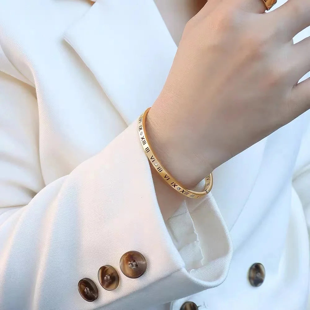 2025 Classic Design Roman Numerals Stainless steel Gold Color Charm Bracelet Korean Fashion Jewelry Luxury Accessories For Women