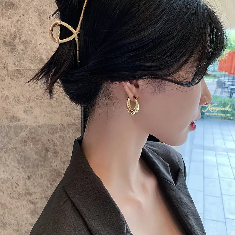 2025 New Classic Copper Alloy Smooth Metal Hoop Earrings For Woman Fashion Korean Jewelry Temperament Girl's Daily Wear Earrings