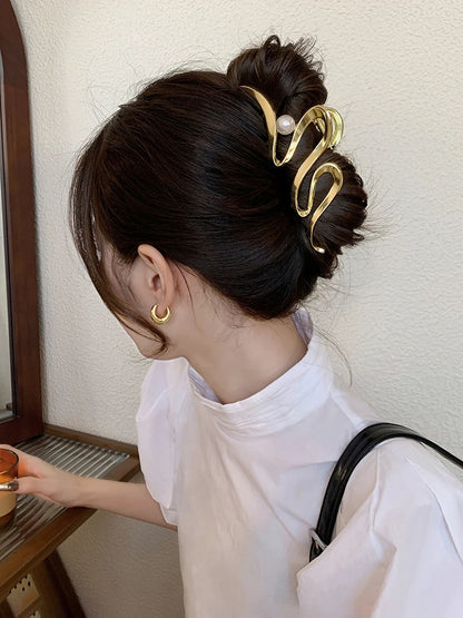 Exaggerated and Irregular Wave Shaped Metal Claw Clip 2024 Fashion Hair Accessories - Versatile Headwear for Korean Women Girls