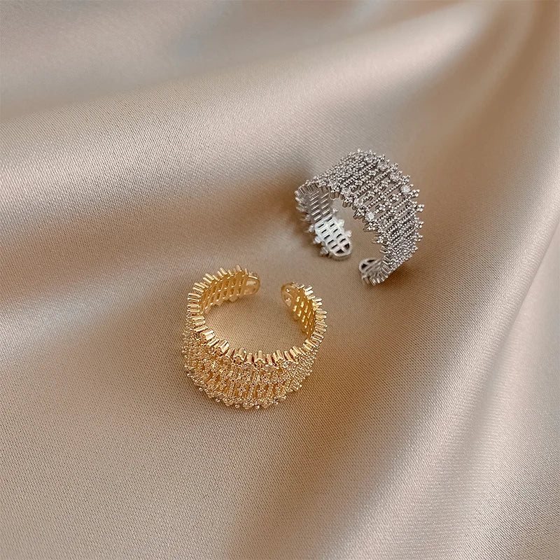 Hollow Mesh Zircon Gold Ring