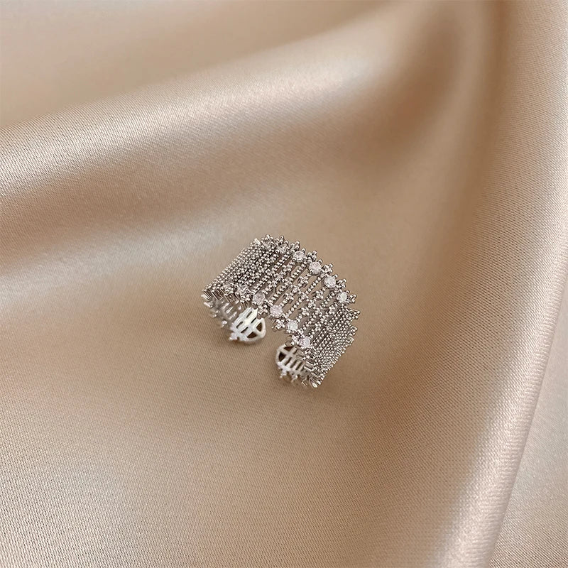 Hollow Mesh Zircon Gold Ring