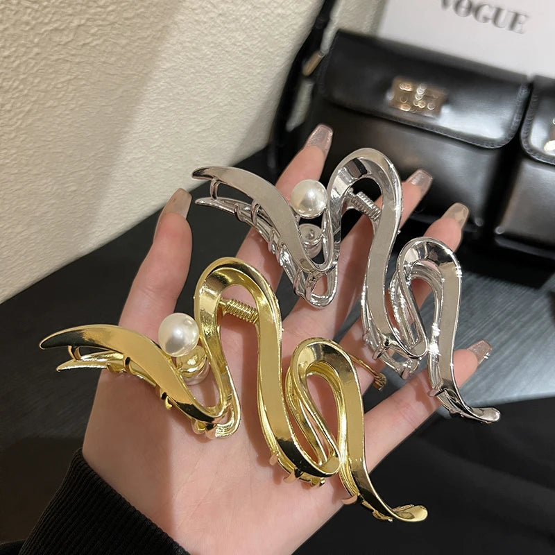 Exaggerated and Irregular Wave Shaped Metal Claw Clip 2024 Fashion Hair Accessories - Versatile Headwear for Korean Women Girls