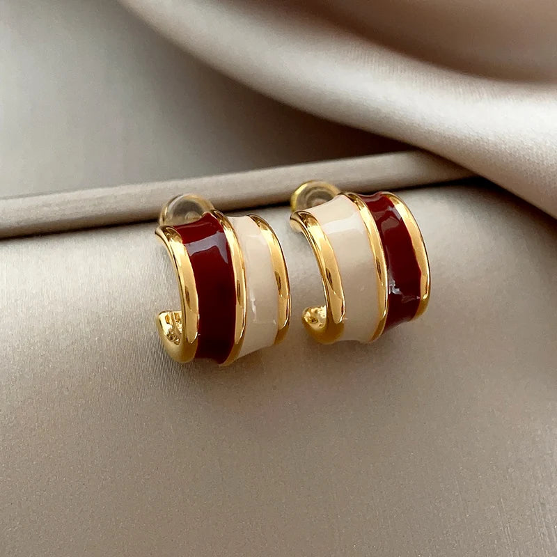 2024 Vintage style Wine red Contrasting Half Circle Enamel Earrings For Womens Elegant Temperament Jewelry Christmas Accessorise