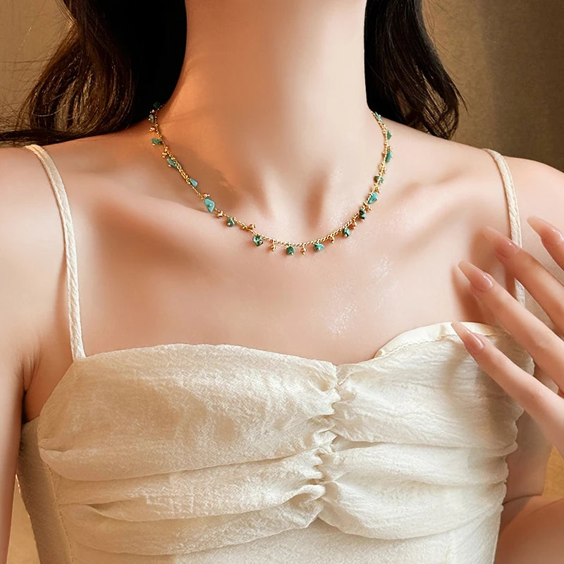 Natural Irregular Green Stone Pendant Gold Color Chain Necklace 2024 Fashion Jewelry For Women's Sexy Neckchain Neck Accessories
