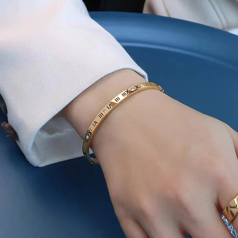 2025 Classic Design Roman Numerals Stainless steel Gold Color Charm Bracelet Korean Fashion Jewelry Luxury Accessories For Women