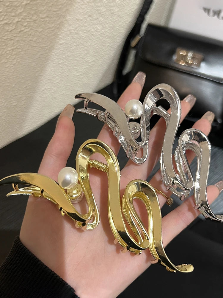Exaggerated and Irregular Wave Shaped Metal Claw Clip 2024 Fashion Hair Accessories - Versatile Headwear for Korean Women Girls