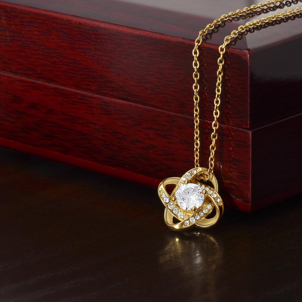 Oriania Love Knot Necklace – Meaningful Gift for Daughter from Dad
