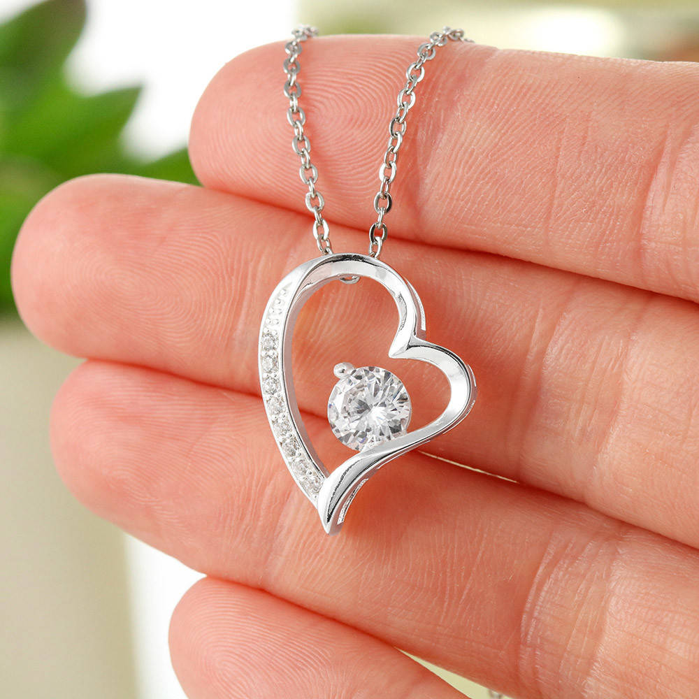 Oriania Forever Love Necklace – Heartfelt Gift for Mother