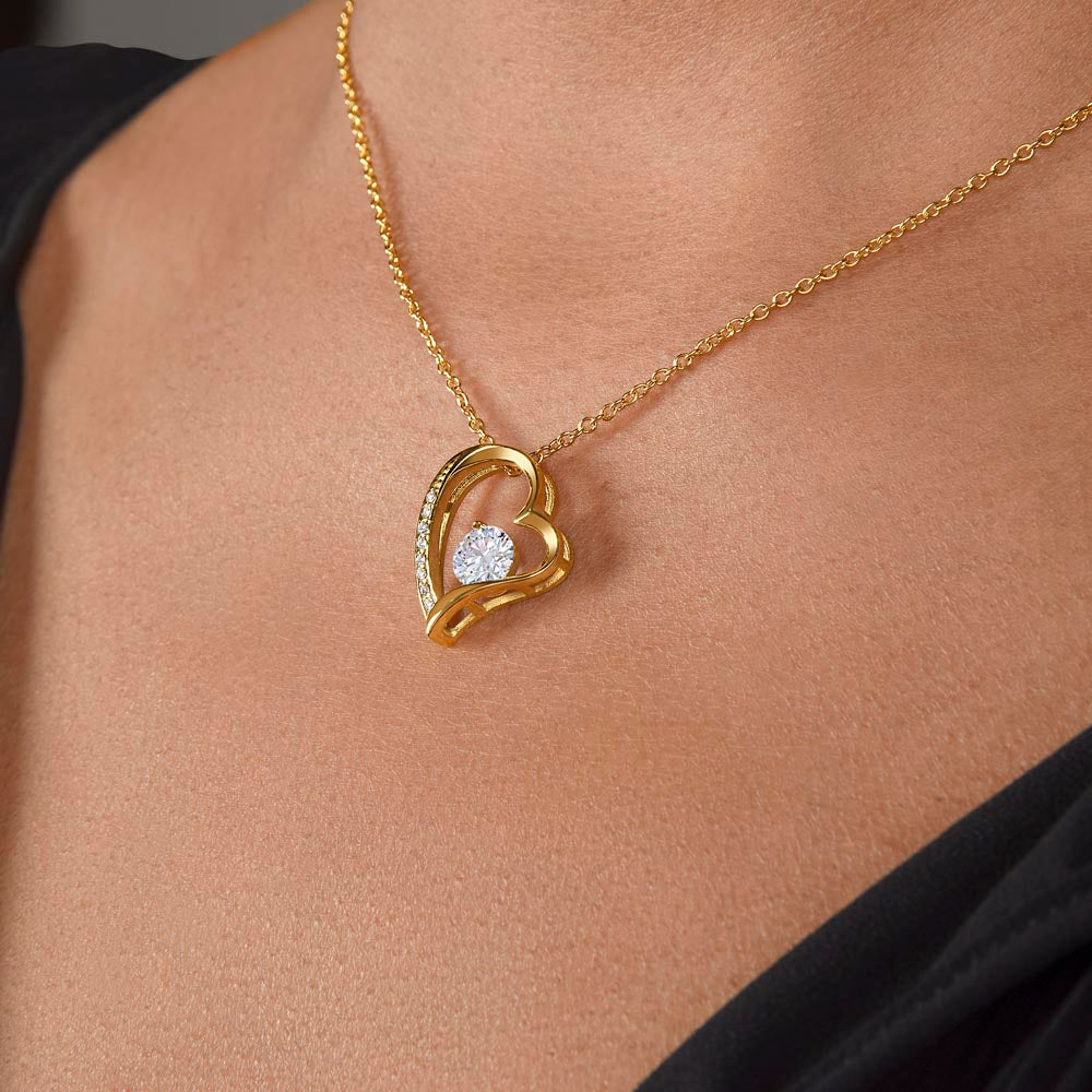 Oriania Forever Love Necklace – Heartfelt Gift for Mother